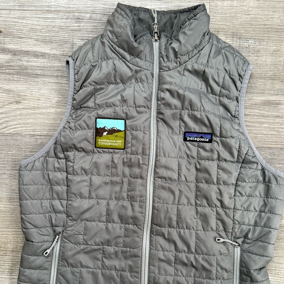 Patagonia Women’s Medium Nano Puff Vest in Silver Style 84247 - Picture 2 of 7